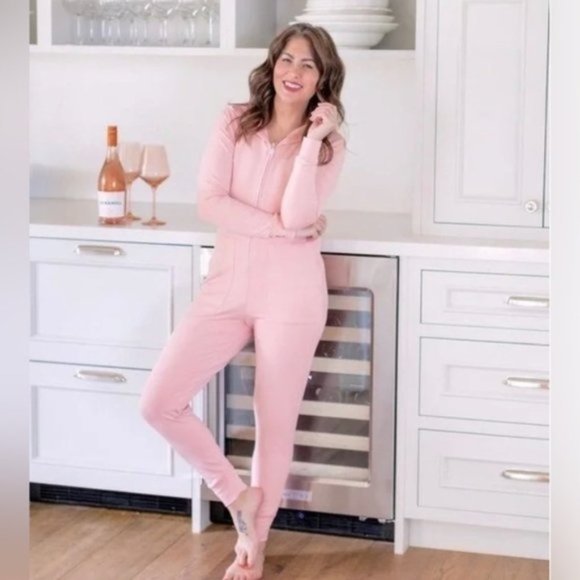 Smash + Tess x Jillian Harris Jilly Jogger Romper Pink - Picture 1 of 9